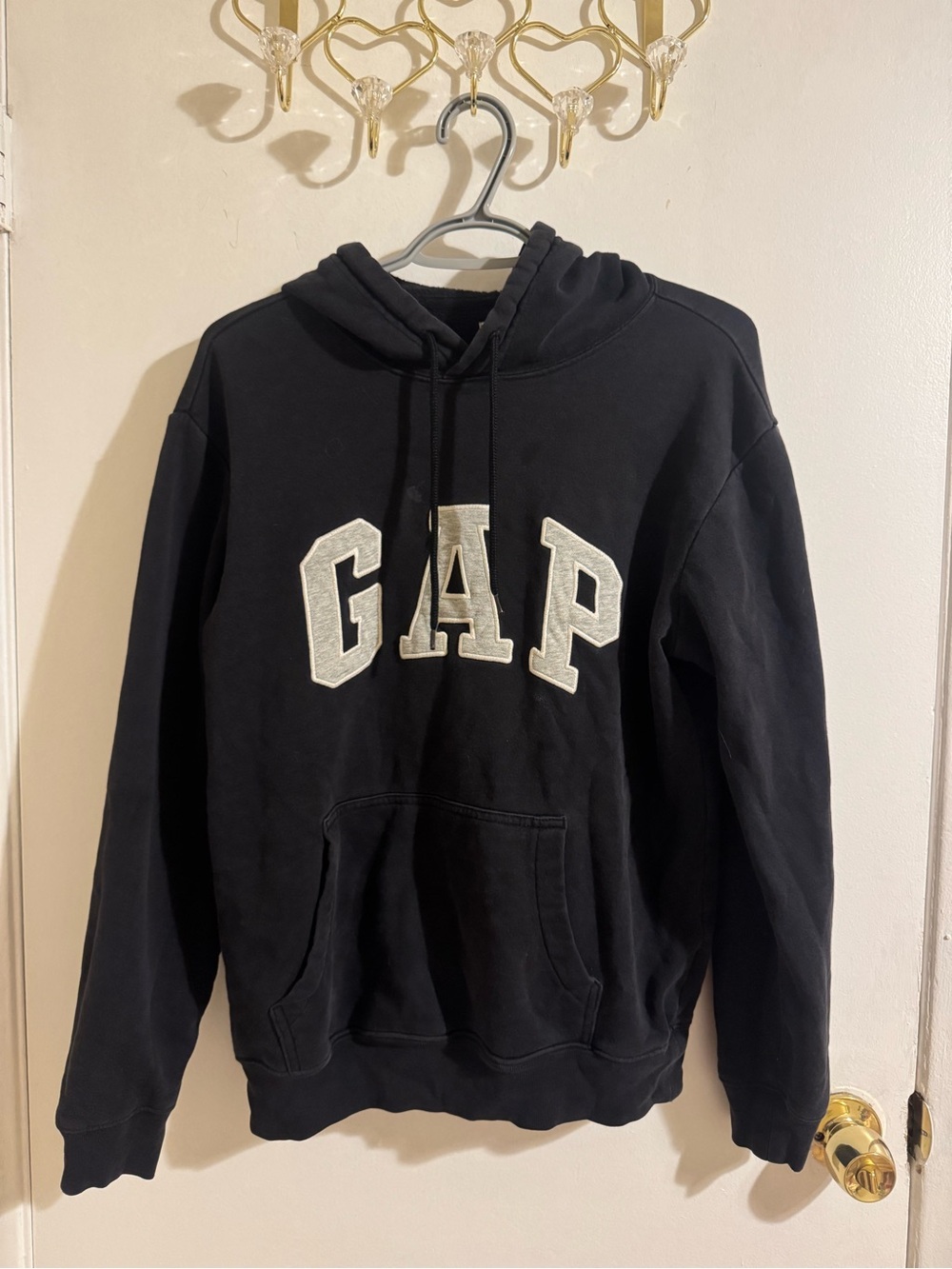 GAP Men's Black Hooded Sweatshirt - Classic Logo Pullover